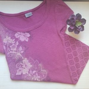 DAYTRIP 🌸 shirt size small GUC